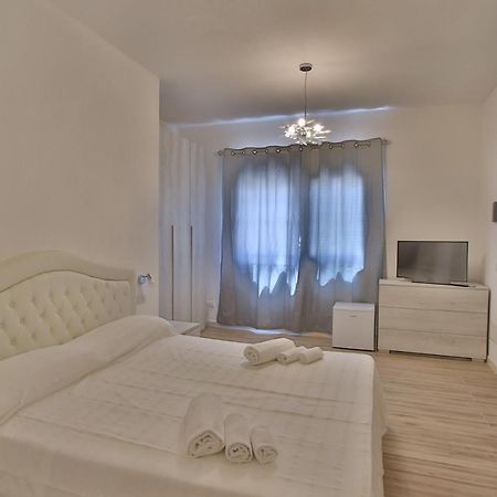 Les Chambres Au Centre San Teodoro  Kültér fotó