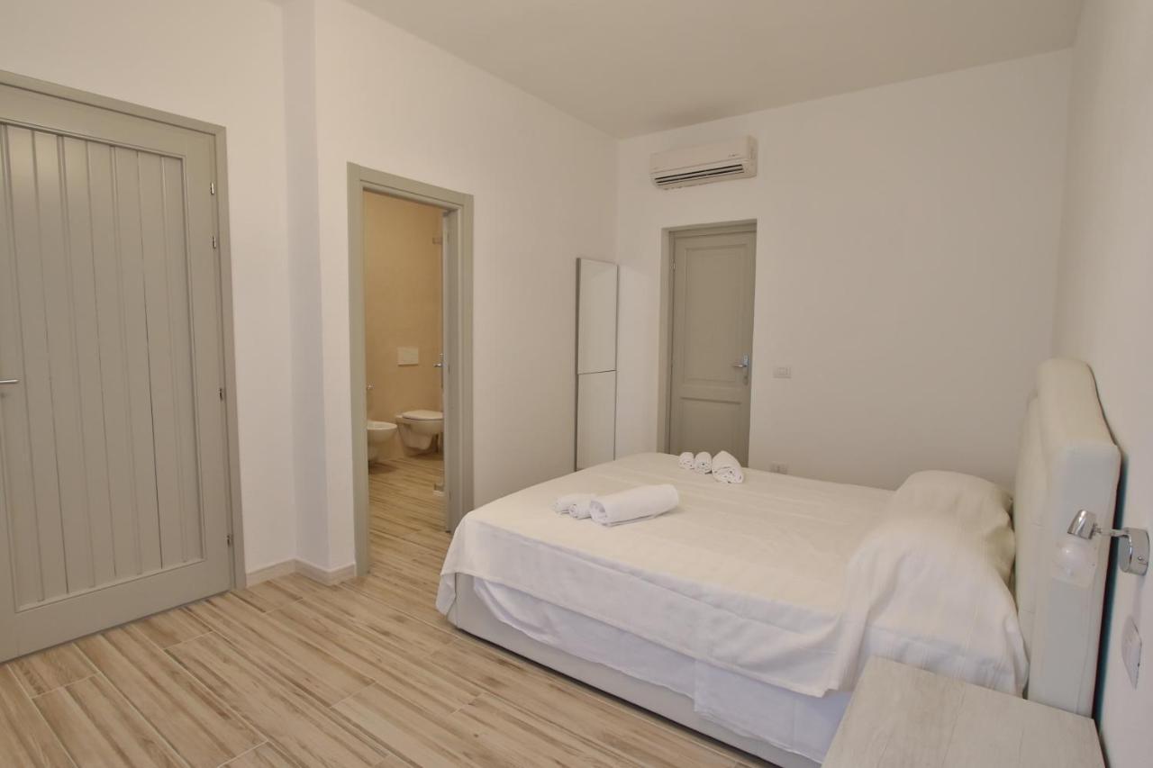 Les Chambres Au Centre San Teodoro  Kültér fotó